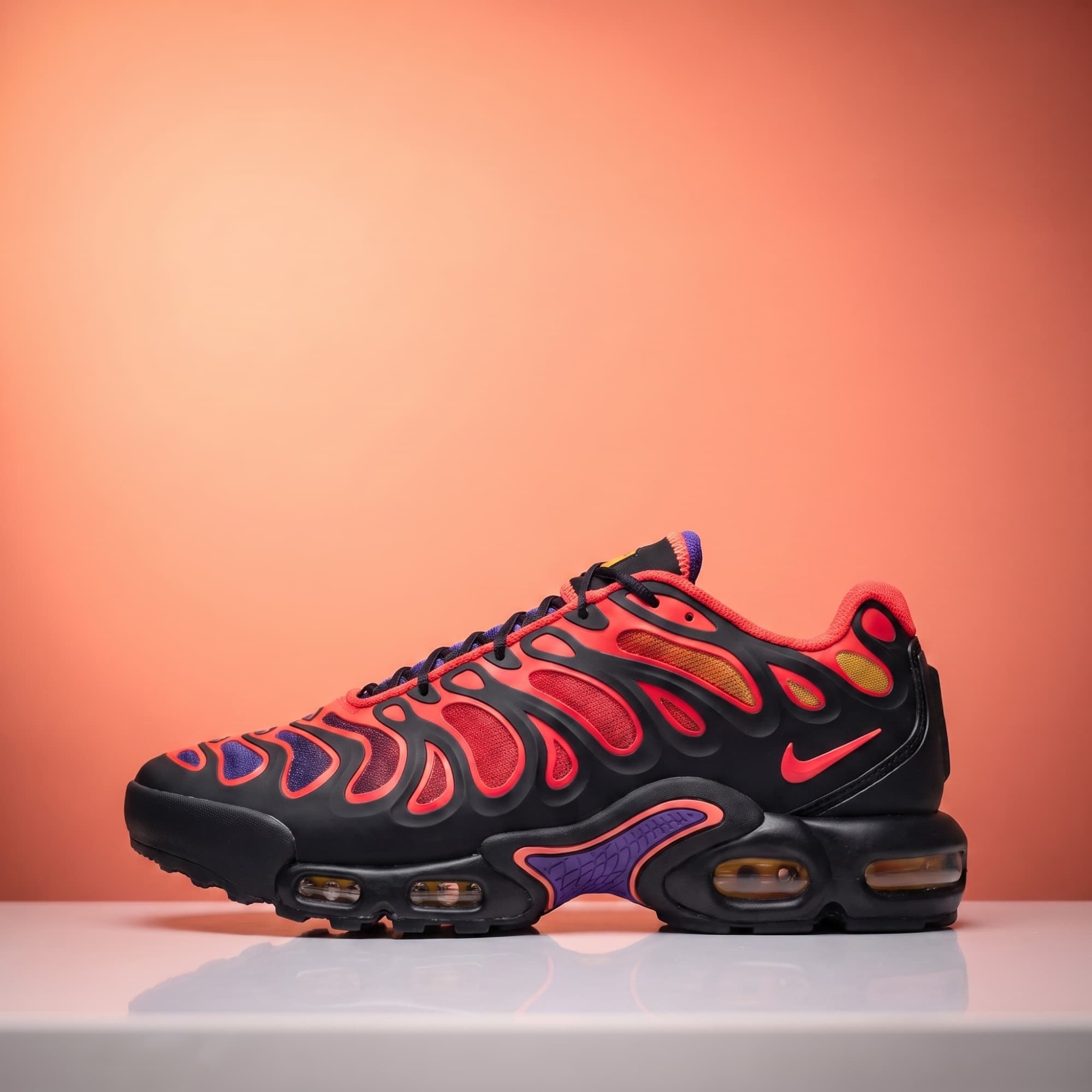 Nike Air Max Plus Drift — Bright Crimson